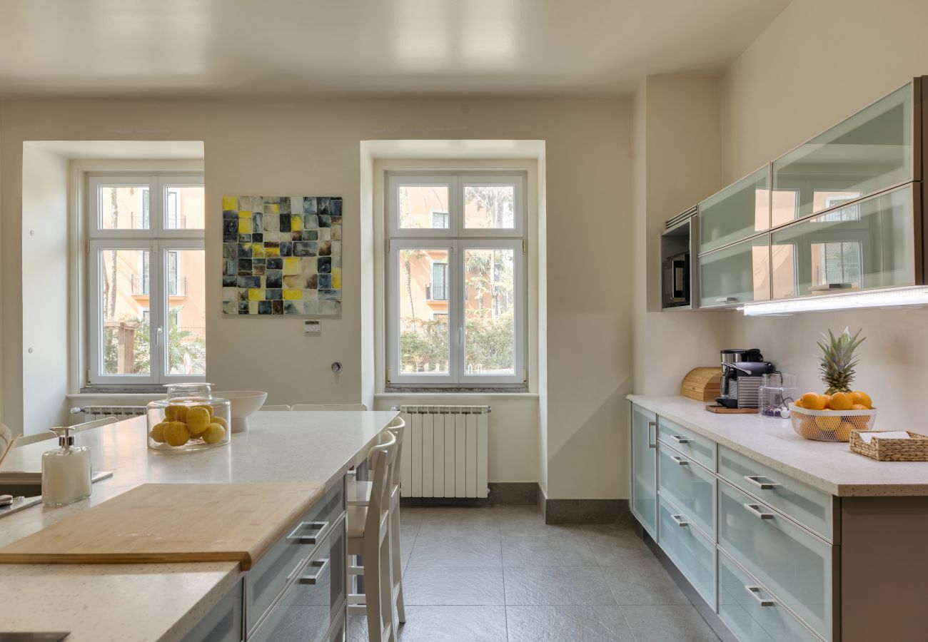 Villa in Cascais - Seafront Manor