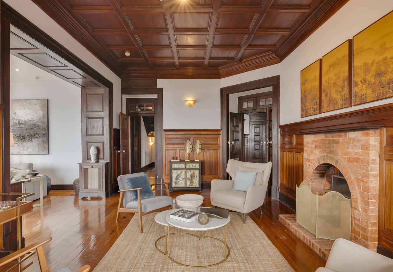 Villa in Cascais - Seafront Manor