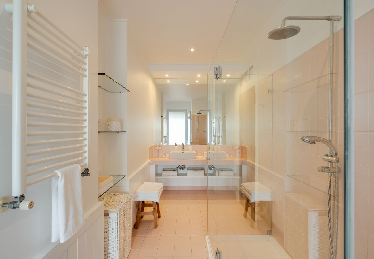 Villa in Cascais - Seafront Manor