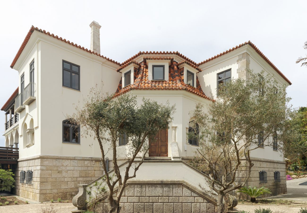 Villa in Cascais - Seafront Manor