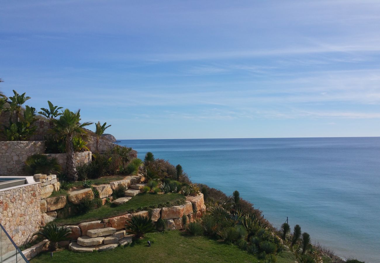 Villa in Praia da Salema - Lavendar Seaview Villa