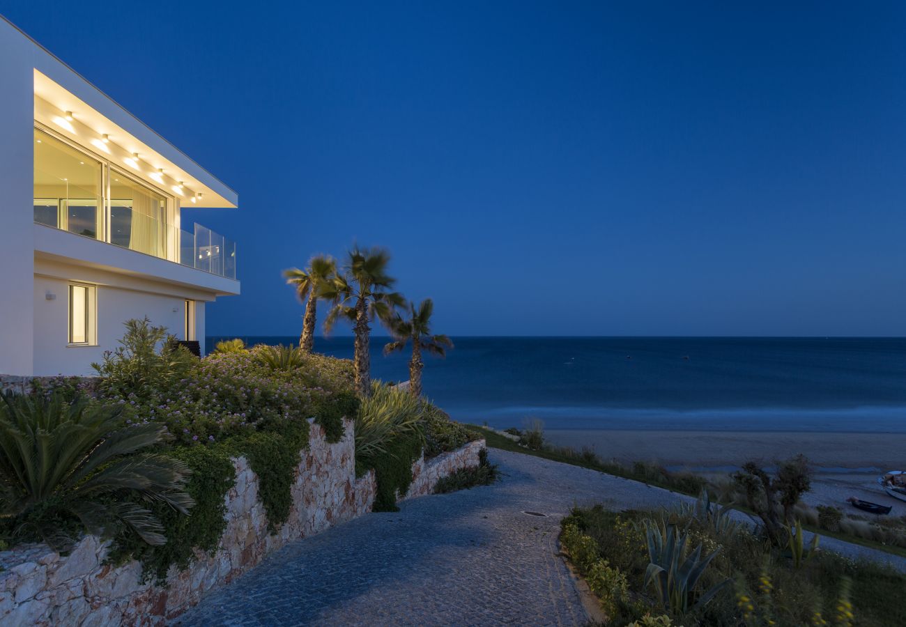 Villa in Praia da Salema - Lavendar Seaview Villa