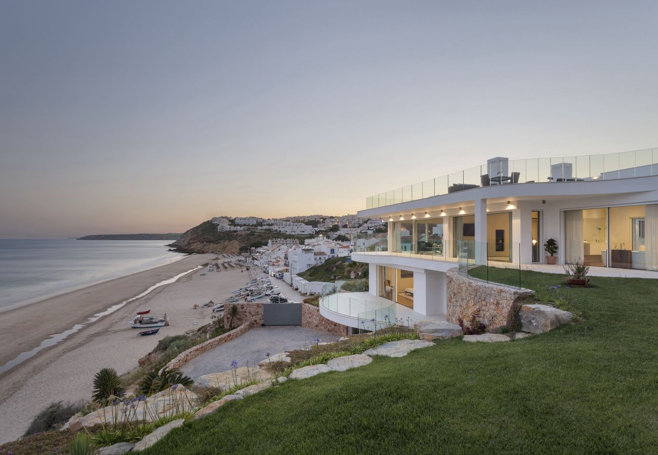 Villa in Praia da Salema - Lavendar Seaview Villa