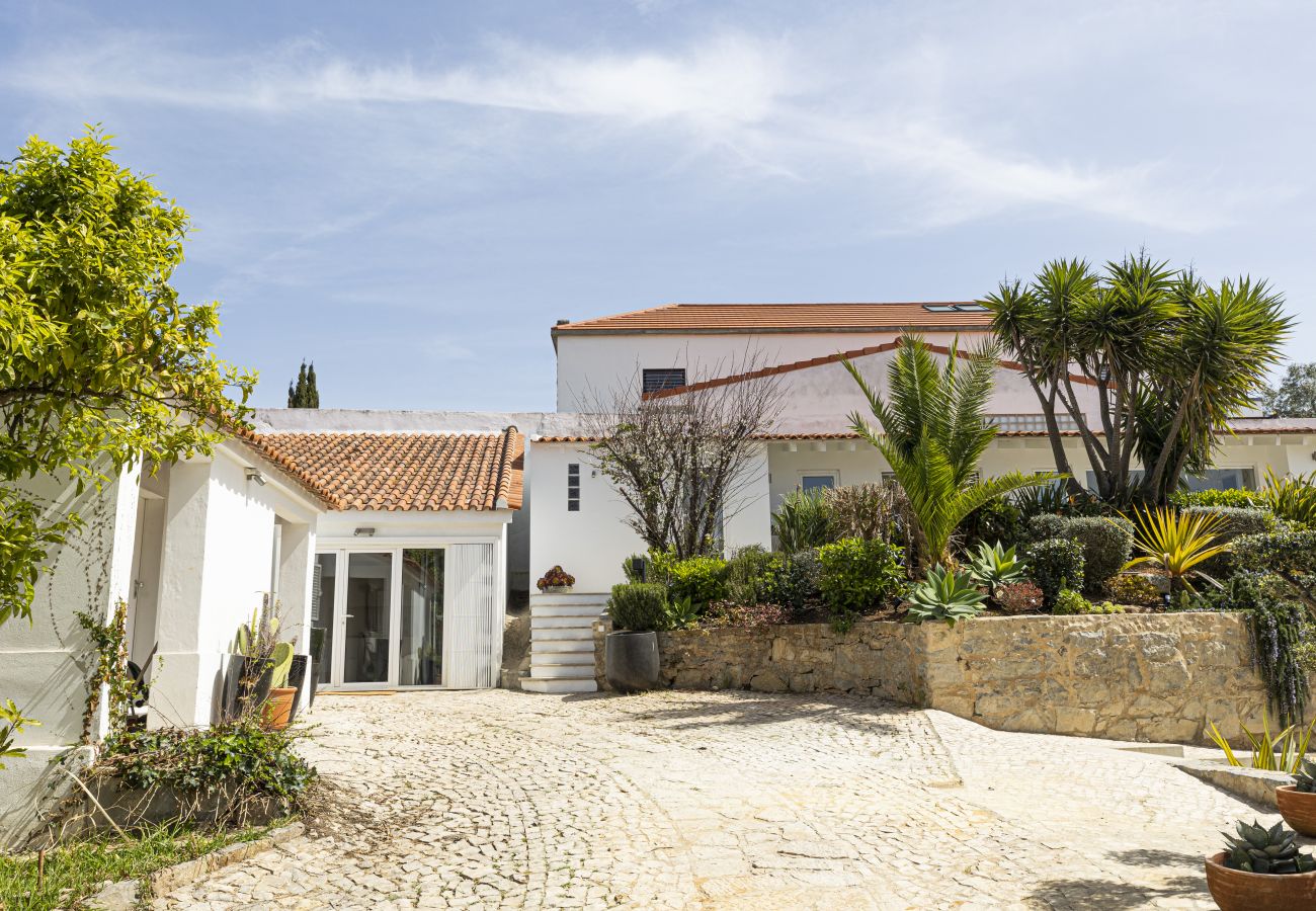 Villa in Estoril - Estoril Contemporary Garden Villa