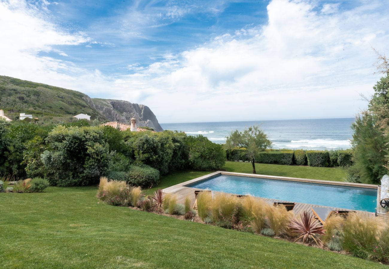 Villa in Sintra - Beachfront Recluse