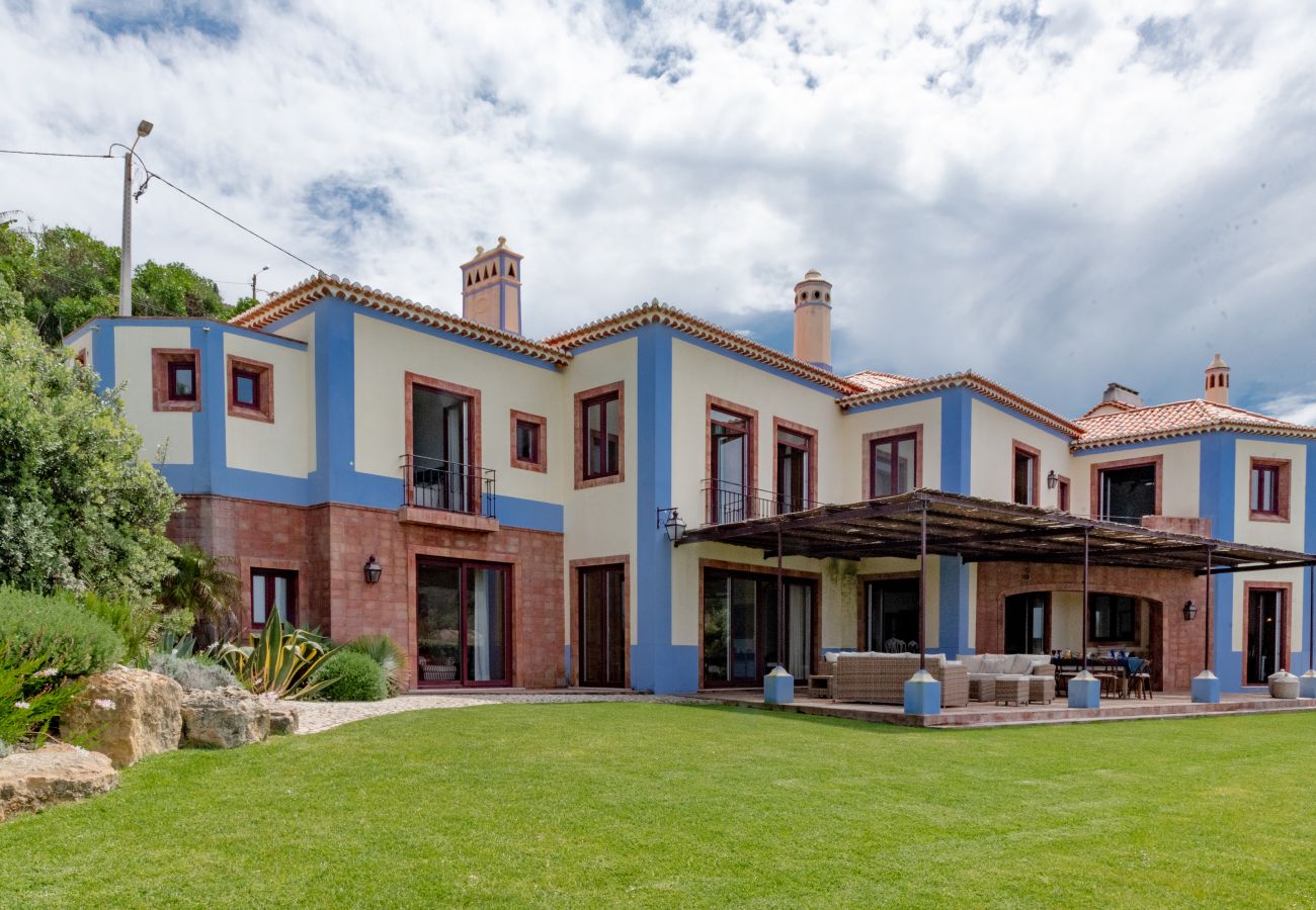 Villa in Sintra - Beachfront Recluse