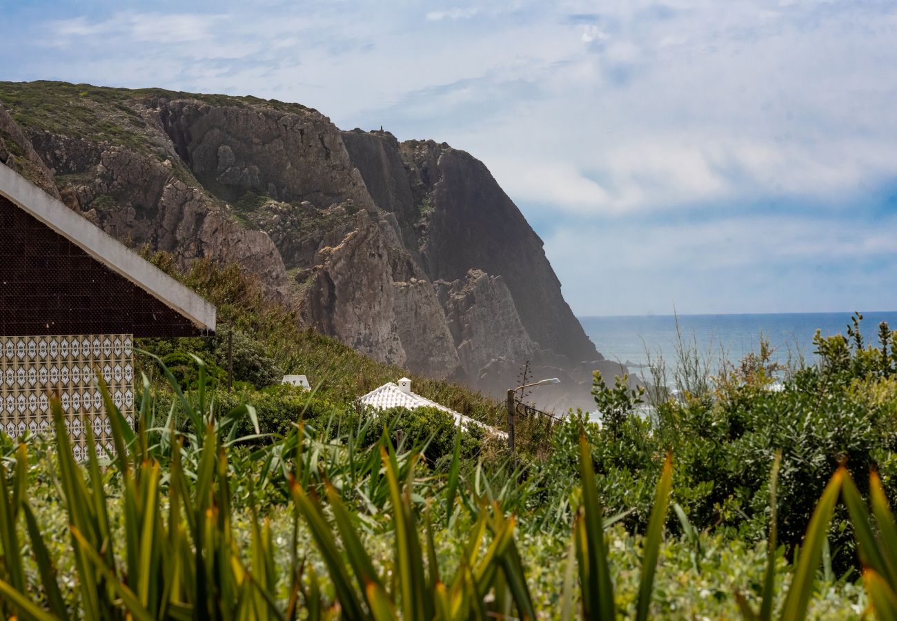 Villa in Sintra - Beachfront Recluse