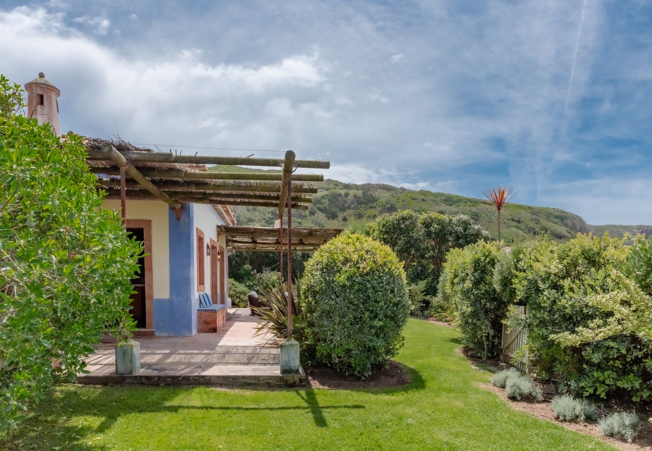 Villa in Sintra - Beachfront Recluse