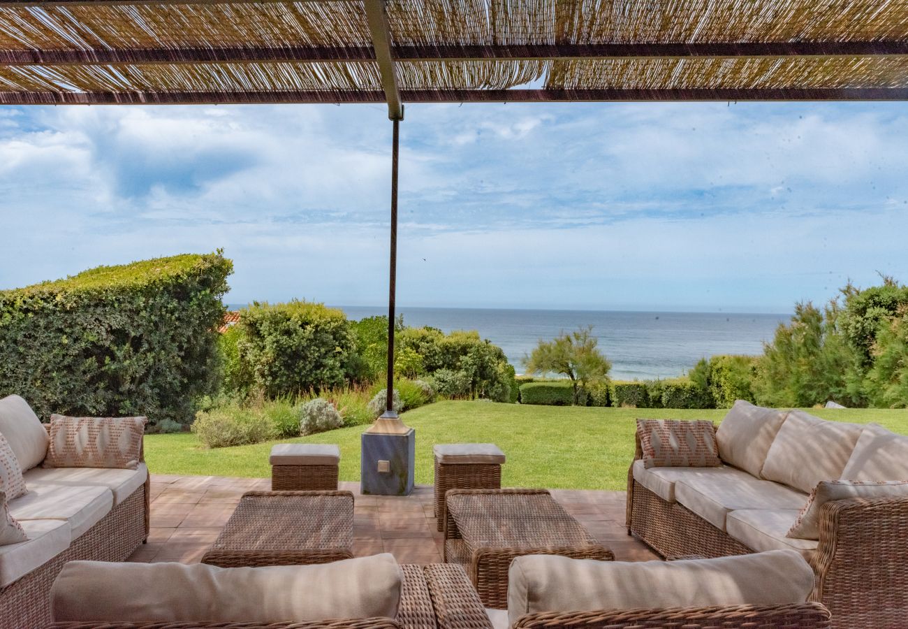 Villa in Sintra - Beachfront Recluse