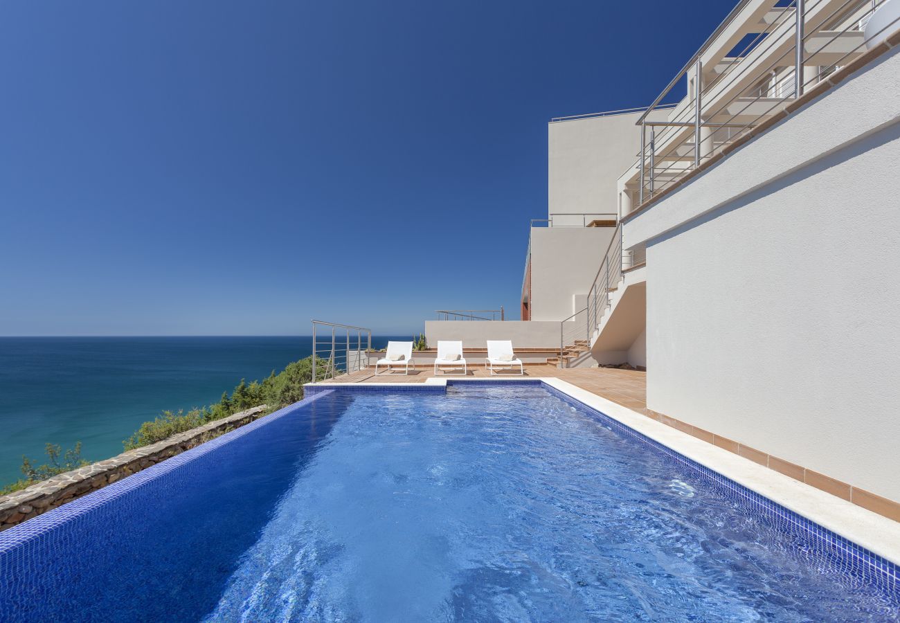 Villa in Praia da Salema - Designer Beach Villa