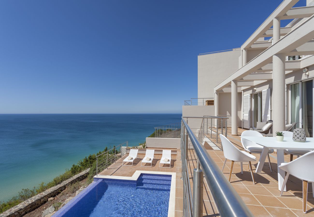 Villa in Praia da Salema - Designer Beach Villa