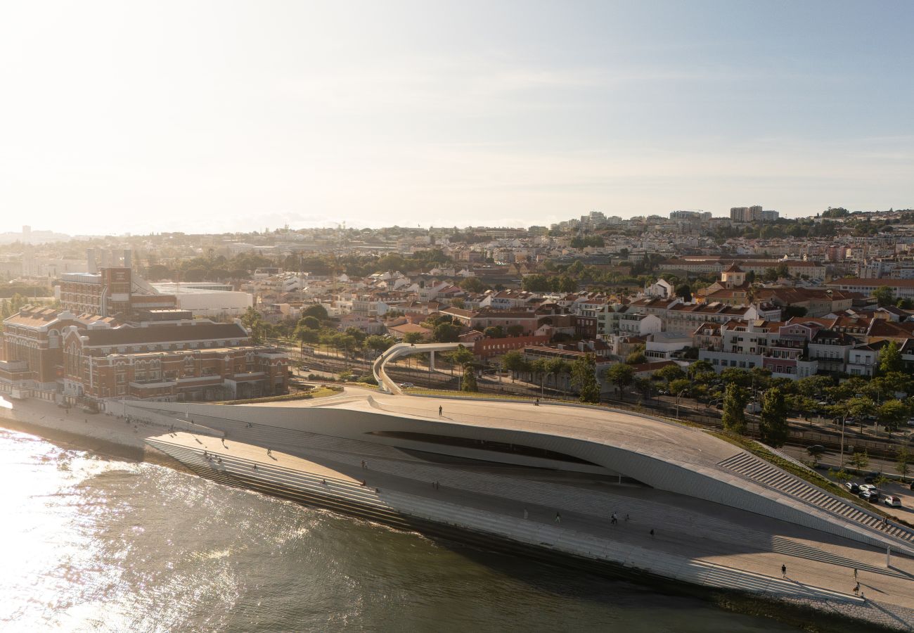 Villa in Lisbon - A Skyline Urban Villa