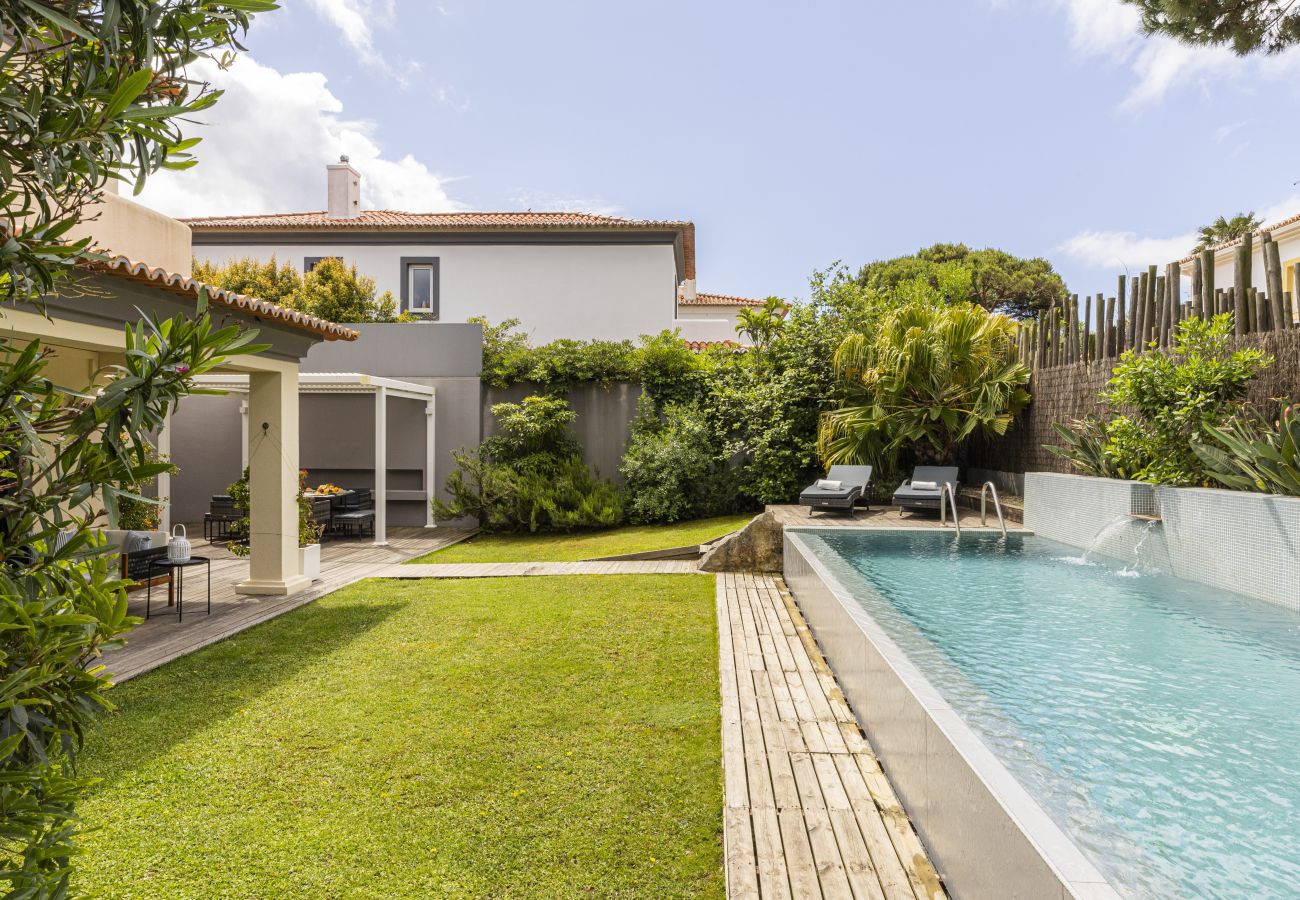 Villa in Cascais - Travellers Ocean Retreat