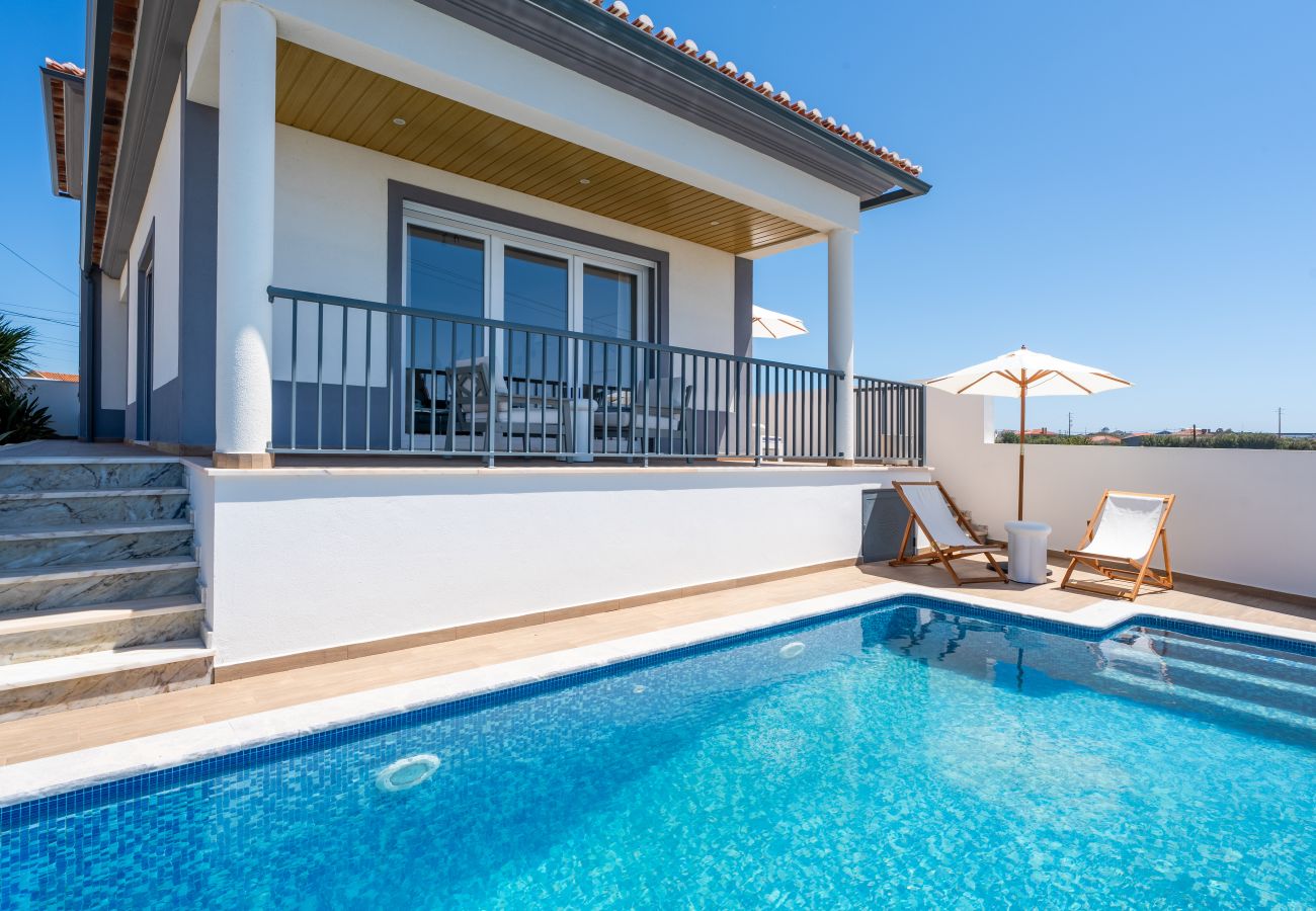 Villa in Lourinhã - White Sands Getaway