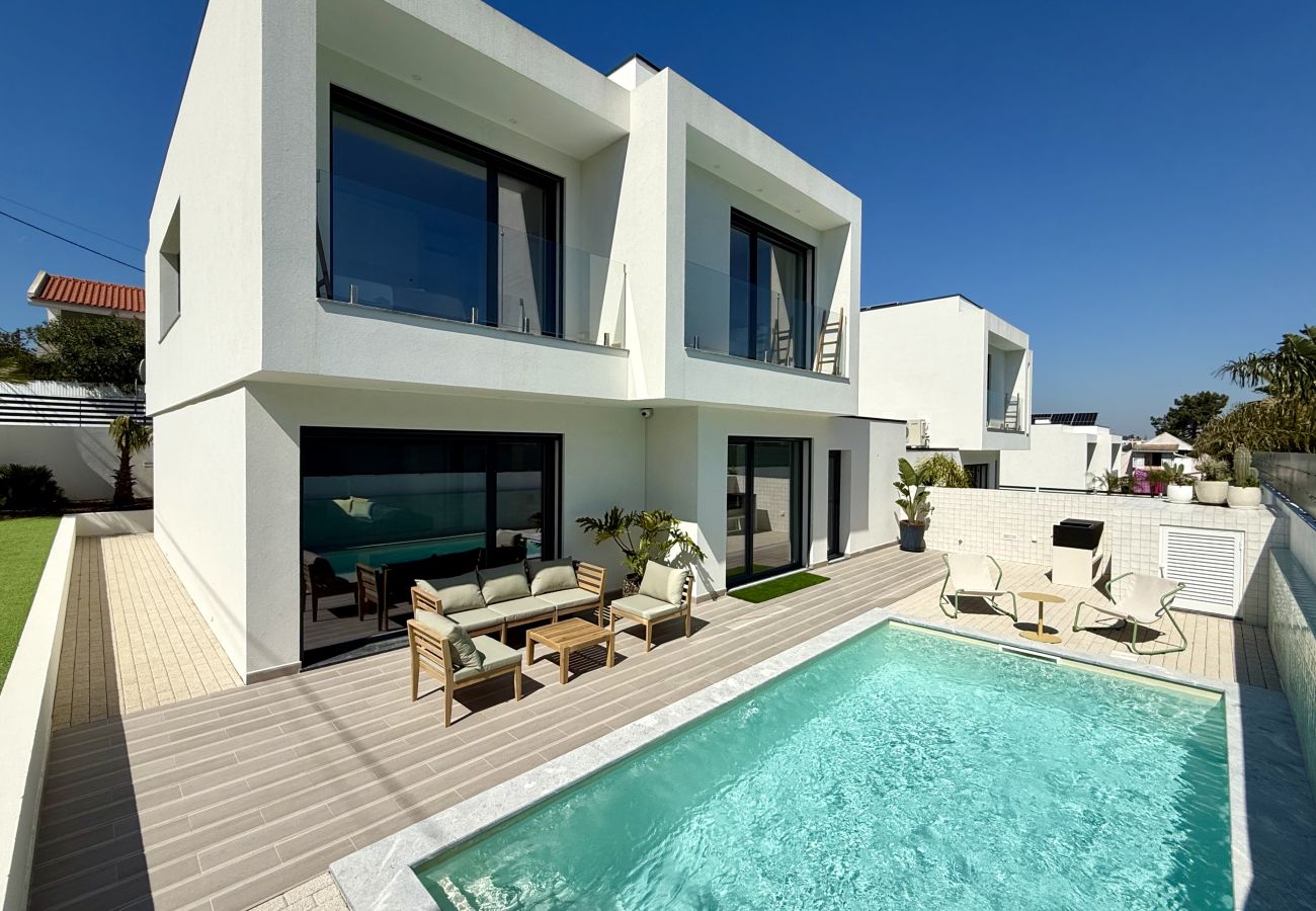 Villa in Aroeira - Beach Caparica Hideaway