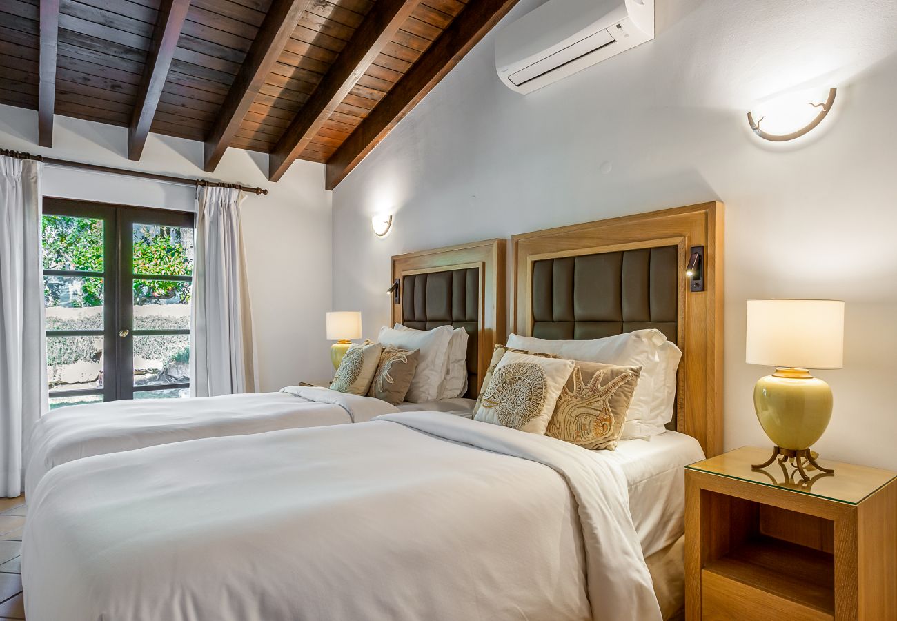 Villa in Albufeira - Algarve Pine Retreat
