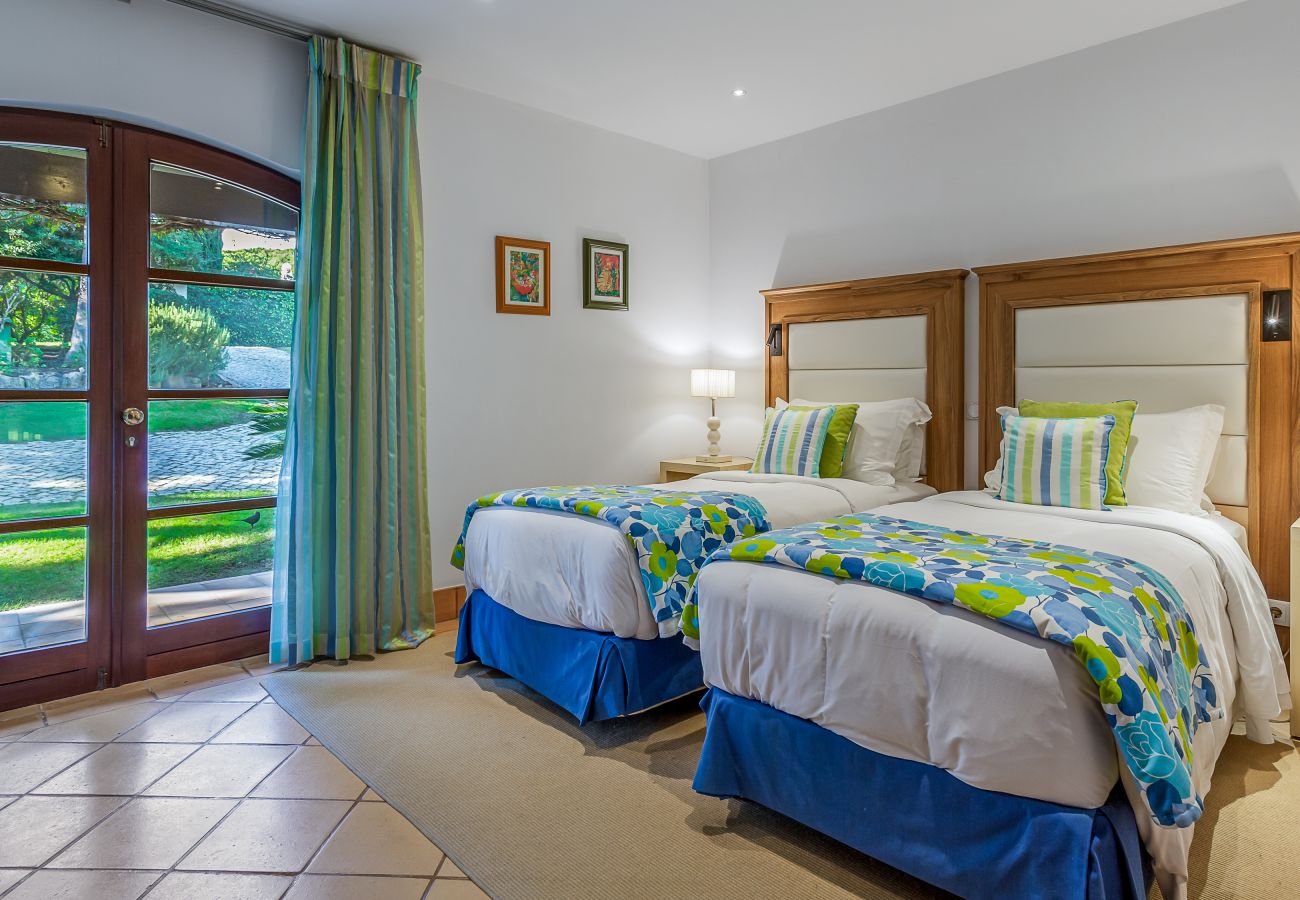 Villa in Albufeira - Algarve Pine Retreat