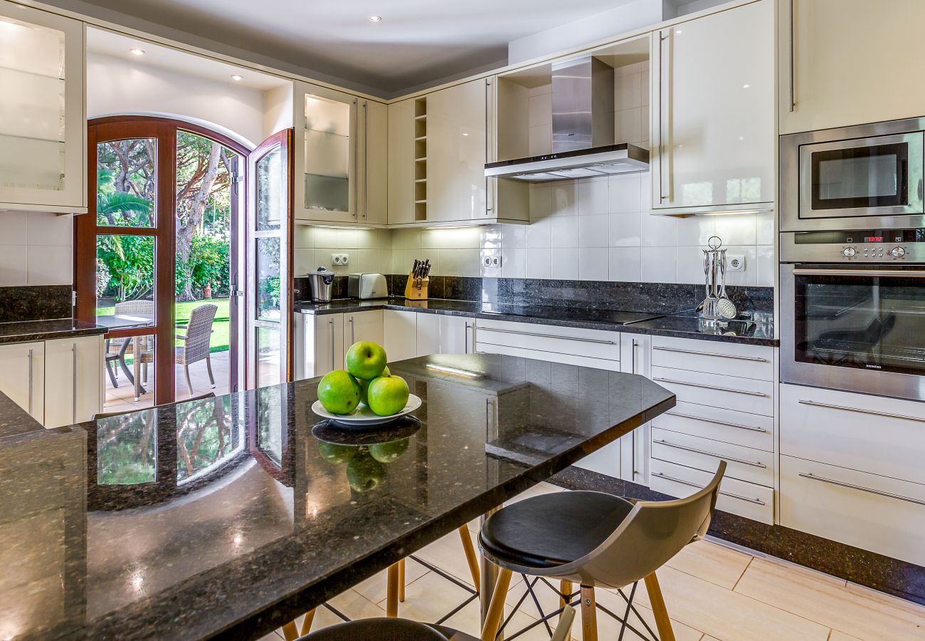 Villa in Albufeira - Algarve Pine Retreat