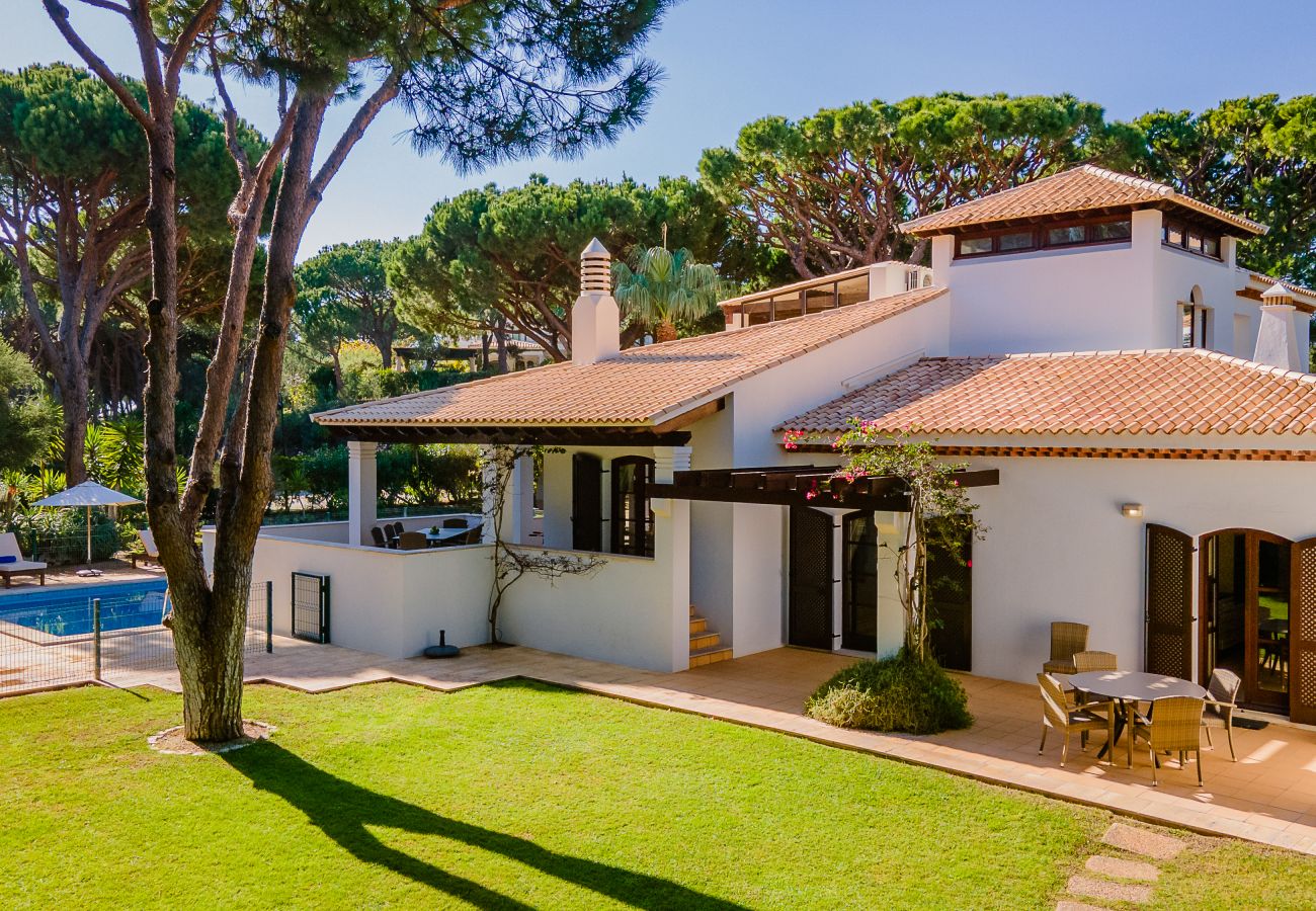 Villa in Albufeira - Algarve Pine Retreat