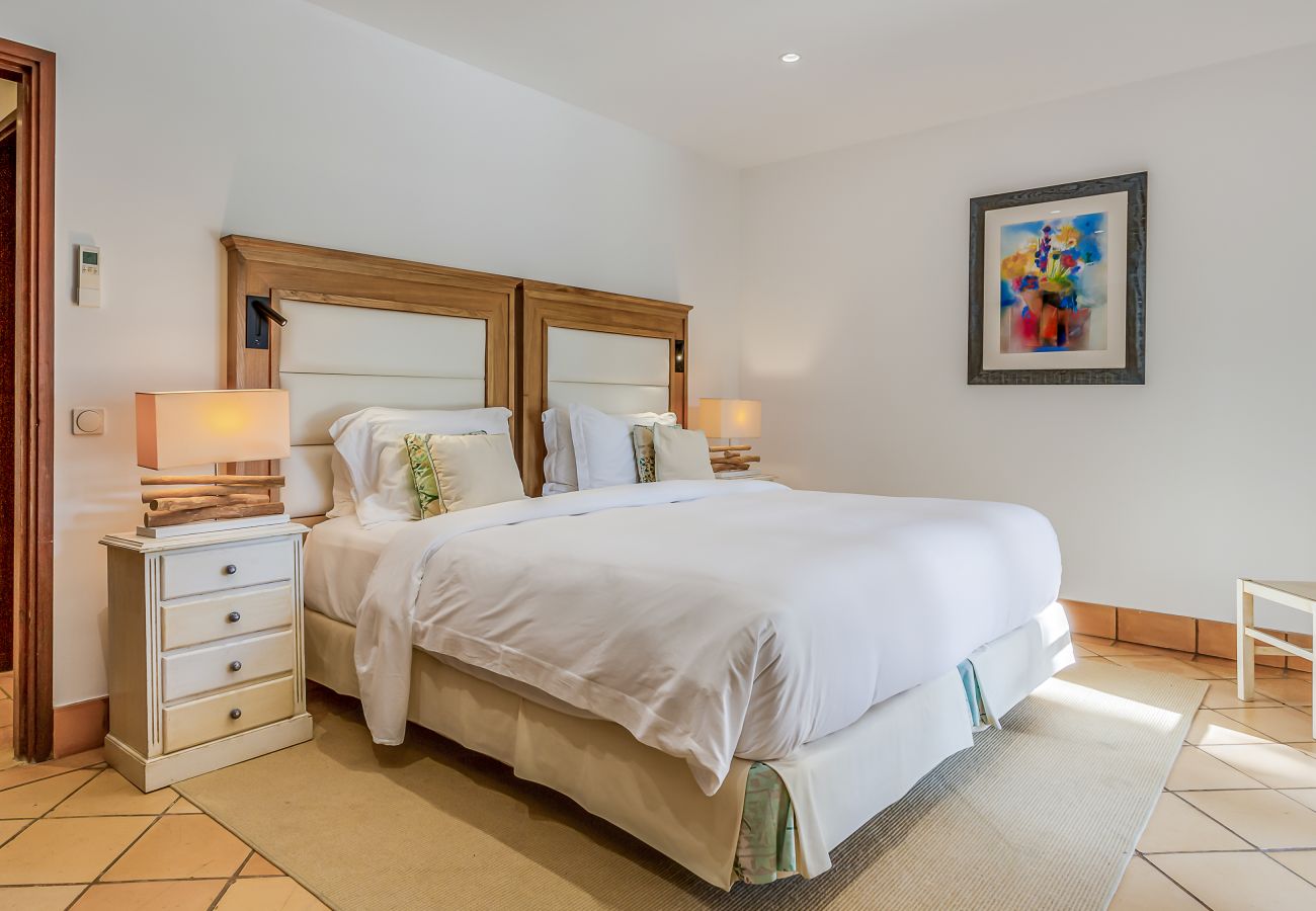 Villa in Albufeira - Algarve Pine Retreat