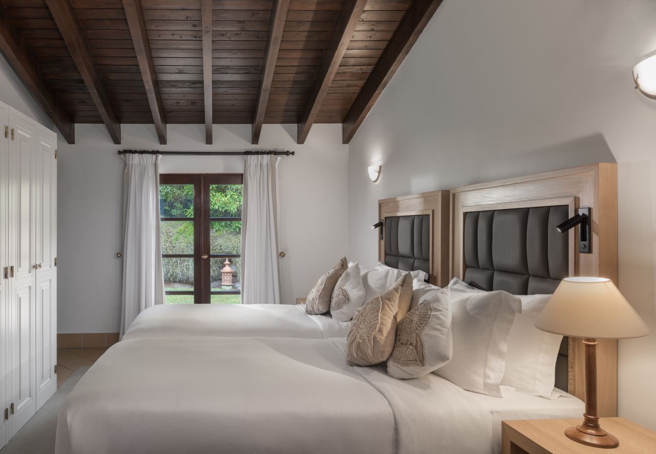 Villa in Albufeira - Algarve Pine Retreat