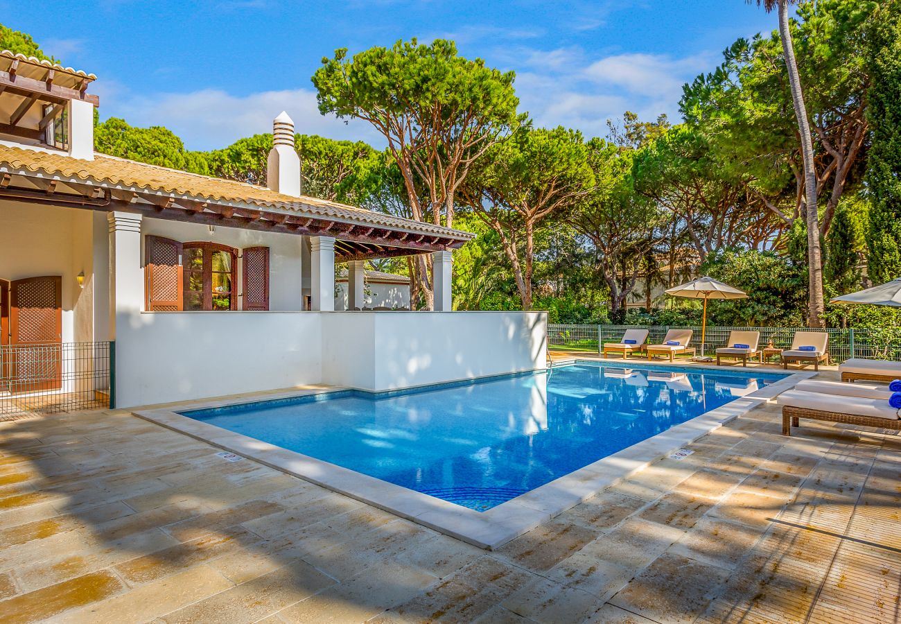 Villa in Albufeira - Algarve Pine Retreat