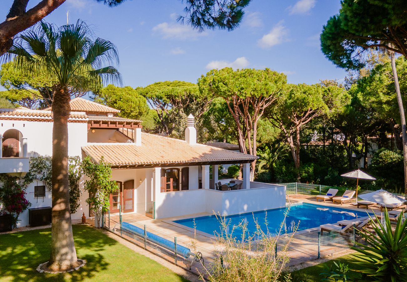 Villa in Albufeira - Algarve Pine Retreat