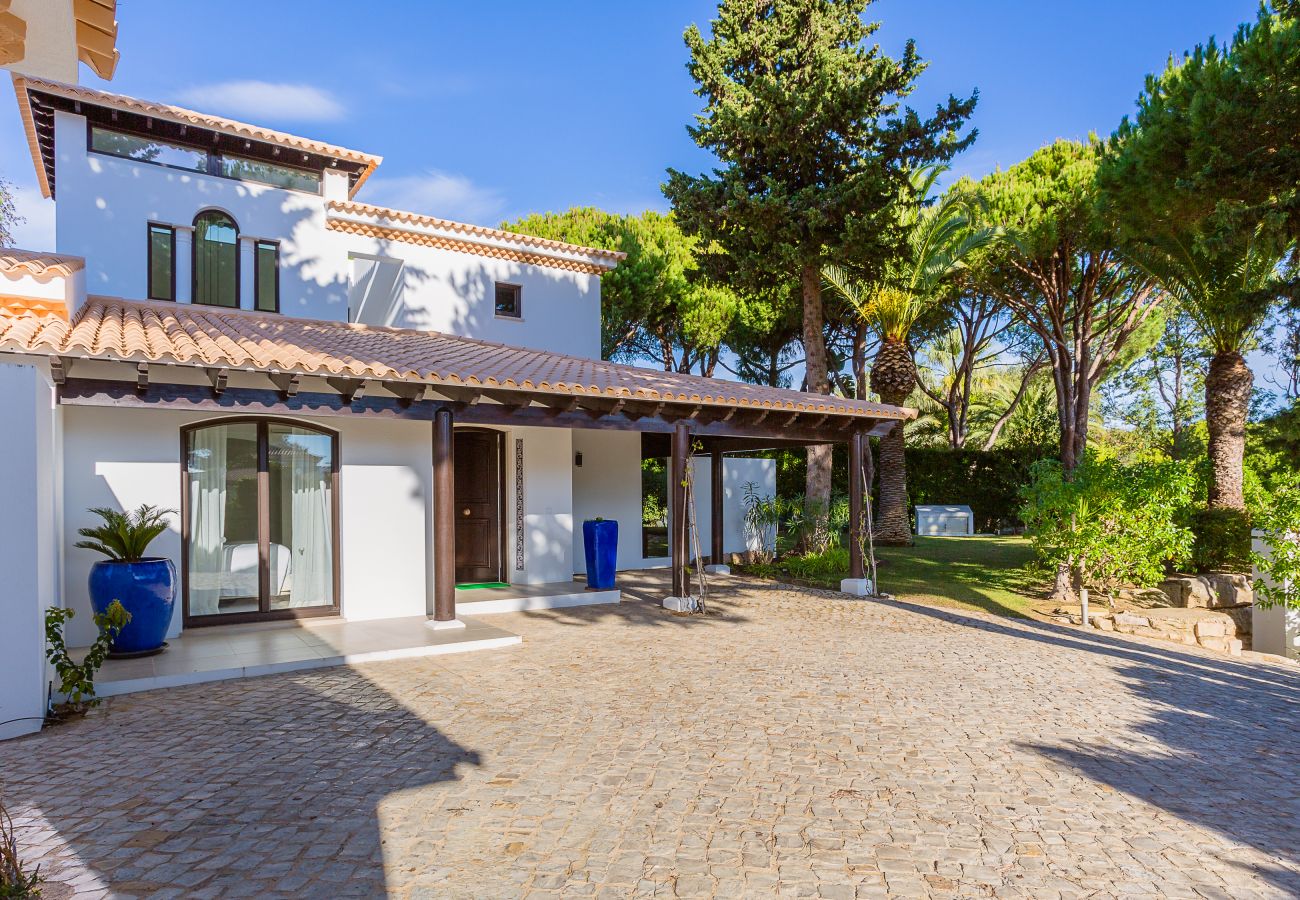 Villa in Albufeira - Algarve Cliffside Escape