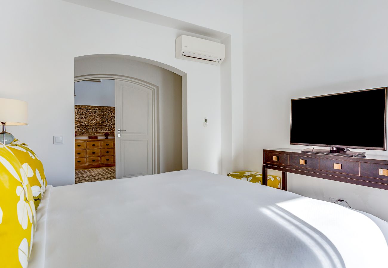 Villa in Albufeira - Algarve Cliffside Escape
