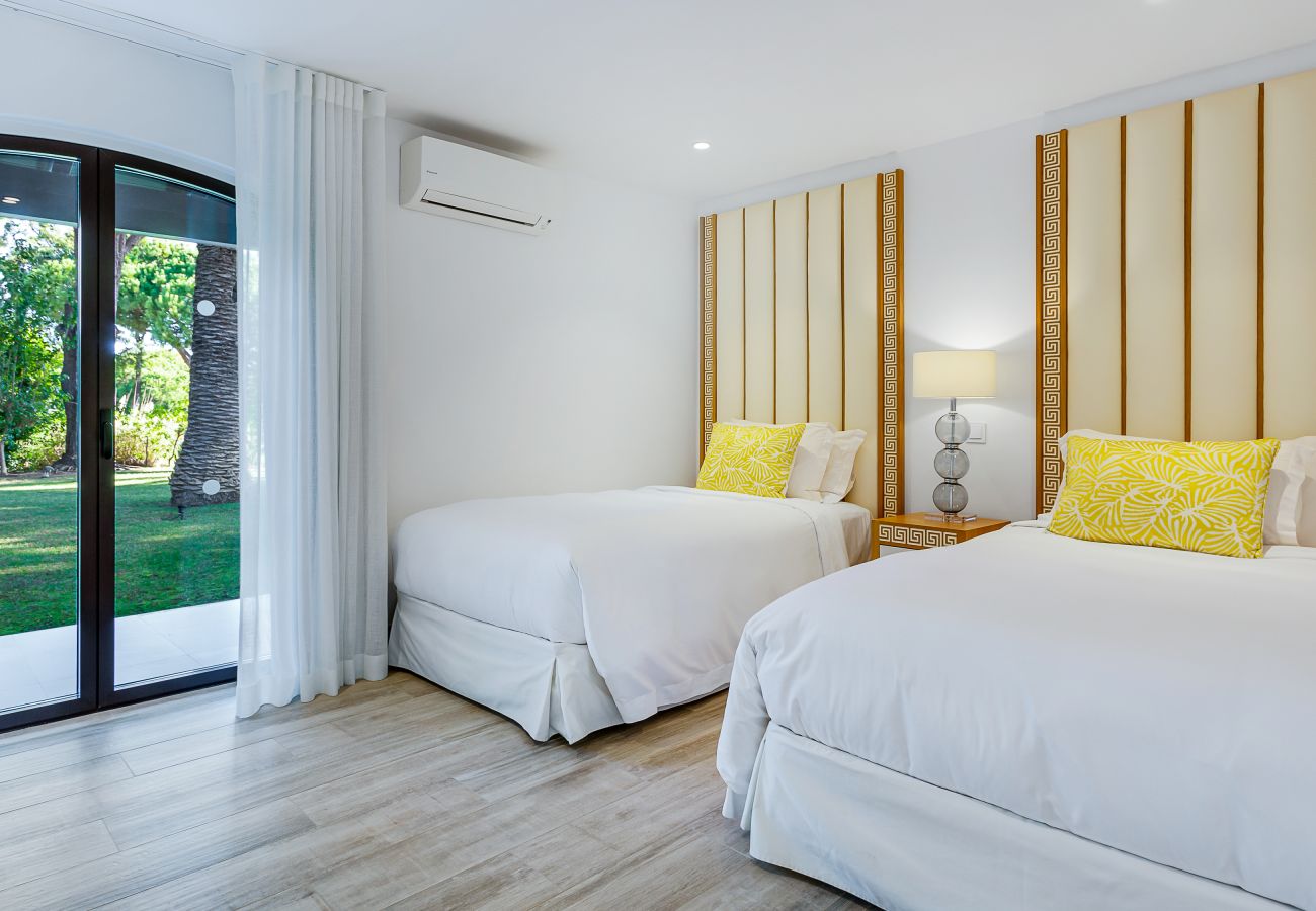 Villa in Albufeira - Algarve Cliffside Escape