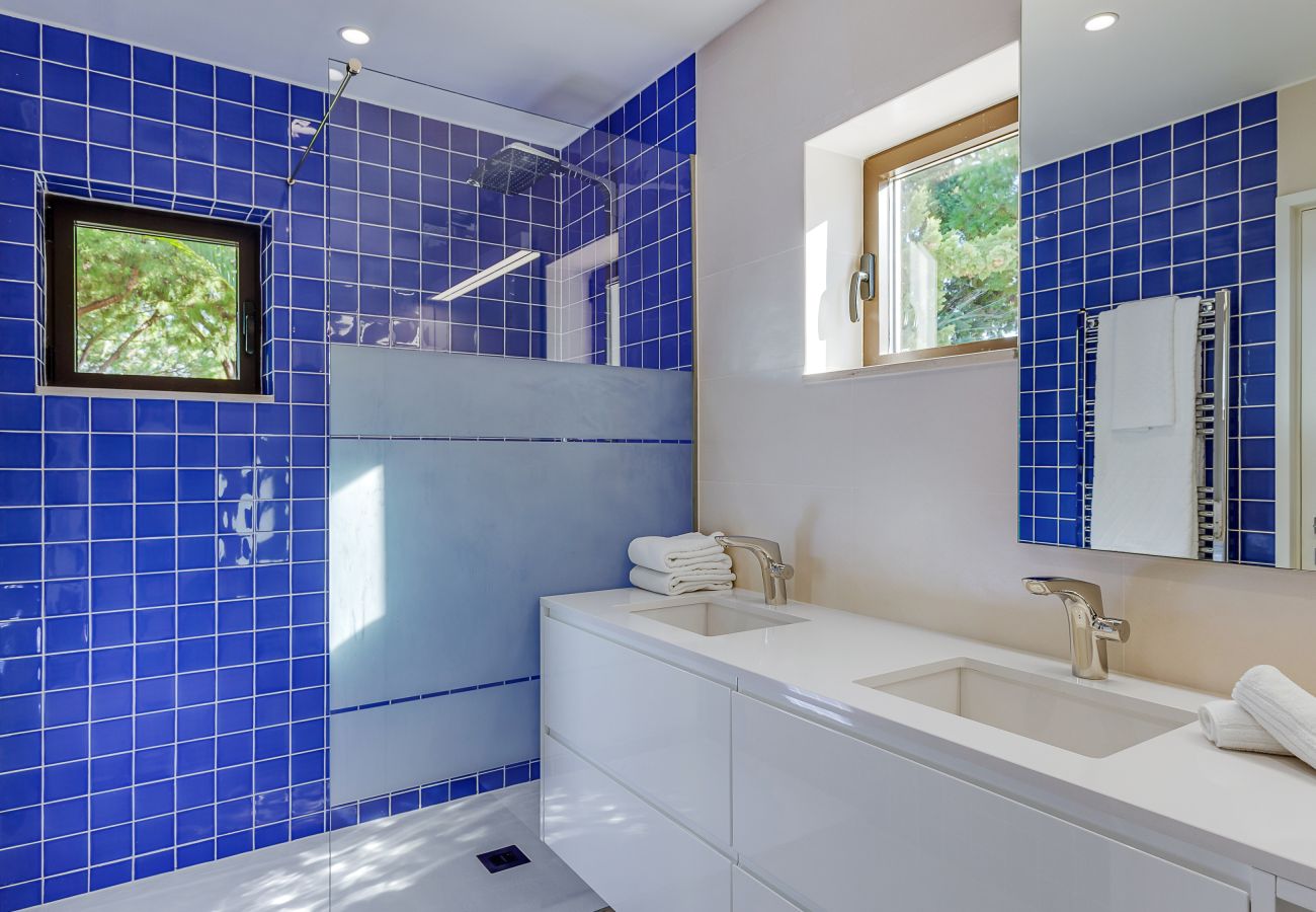 Villa in Albufeira - Algarve Cliffside Escape