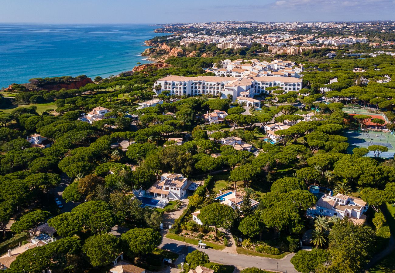 Villa in Albufeira - Algarve Cliffside Escape