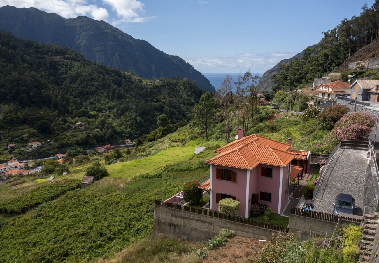 House in São Vicente - Hazelwood Retreat