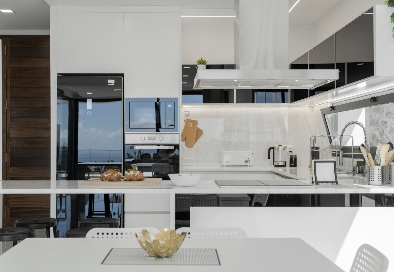 House in Calheta - Lotus Horizon