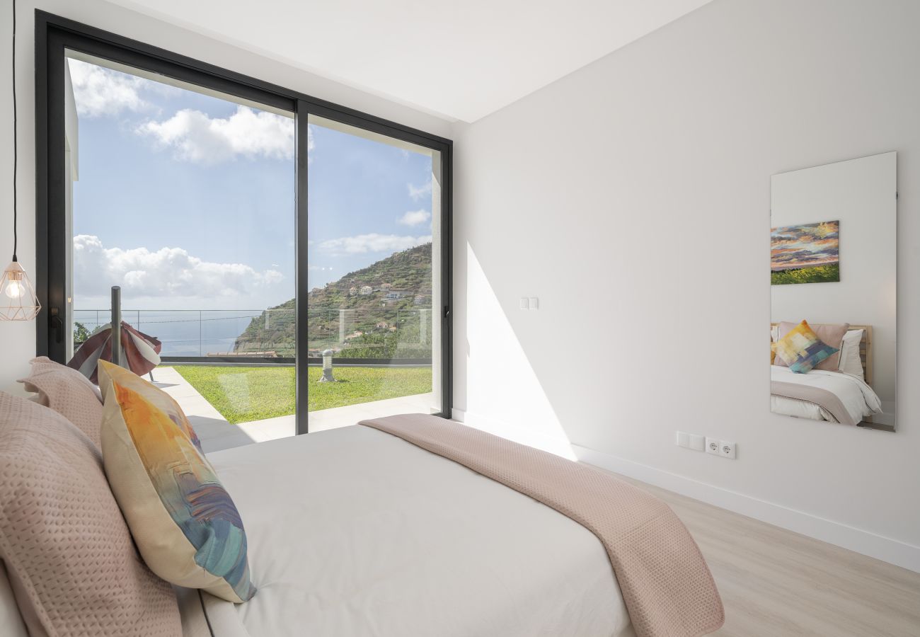 House in Calheta - Lotus Horizon