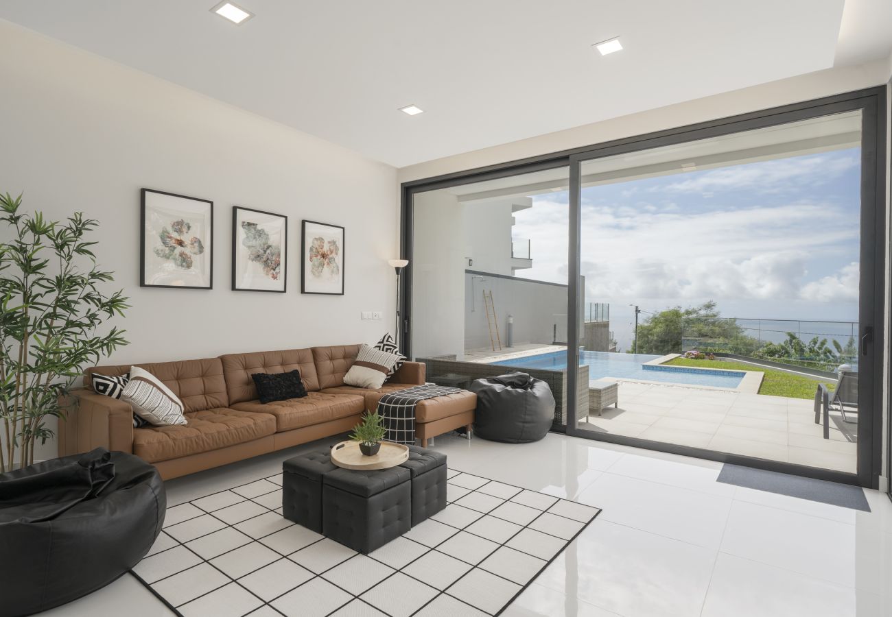 House in Calheta - Lotus Horizon