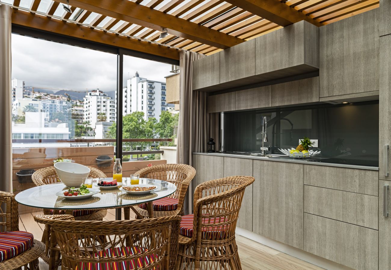 Apartment in Funchal - Oaklight Sea Apartment