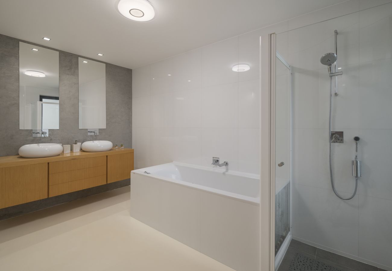 Villa in Funchal - Rosewood Retreat