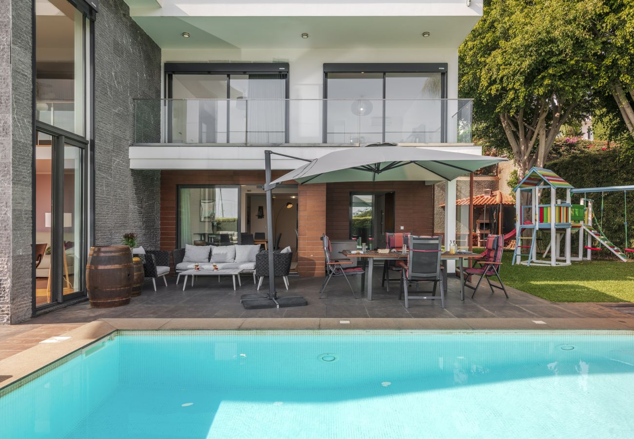 Villa in Funchal - Rosewood Retreat