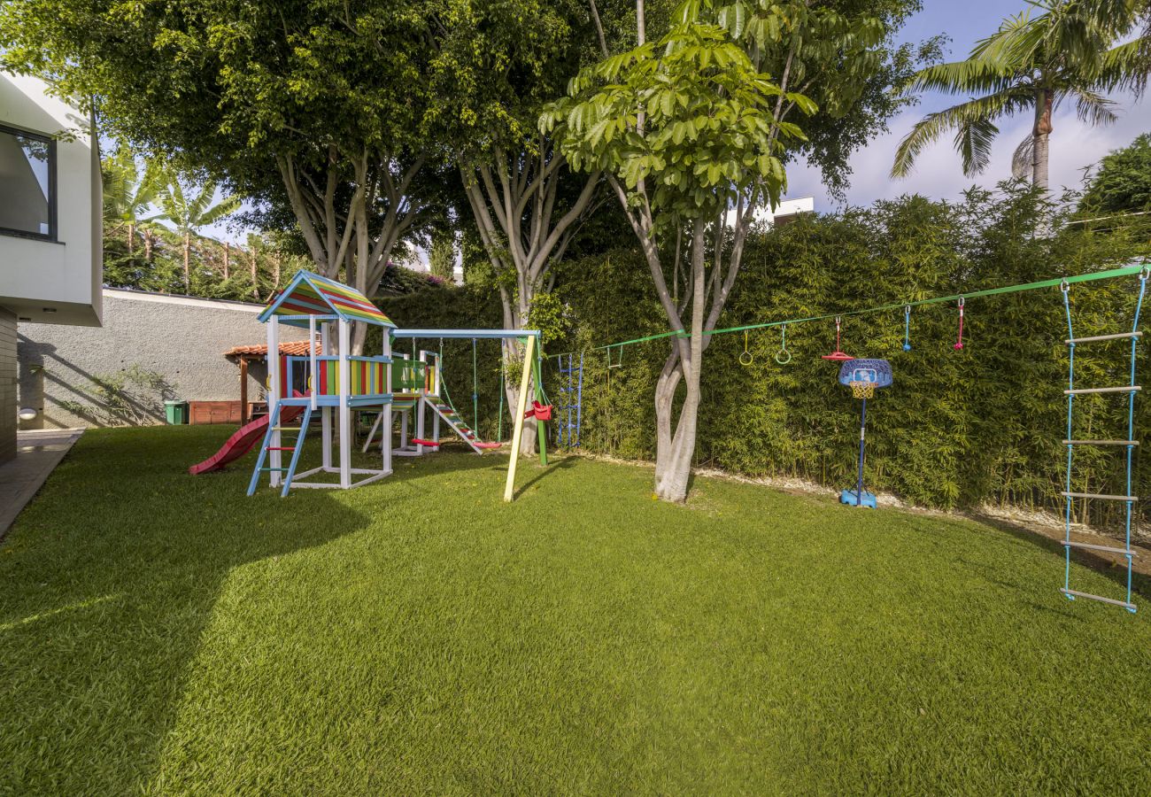 Villa in Funchal - Rosewood Retreat