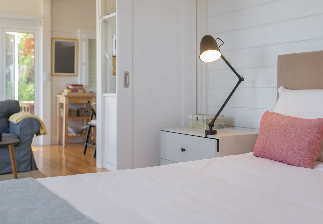 Cabin in São Jorge - The Driftwood Retreat