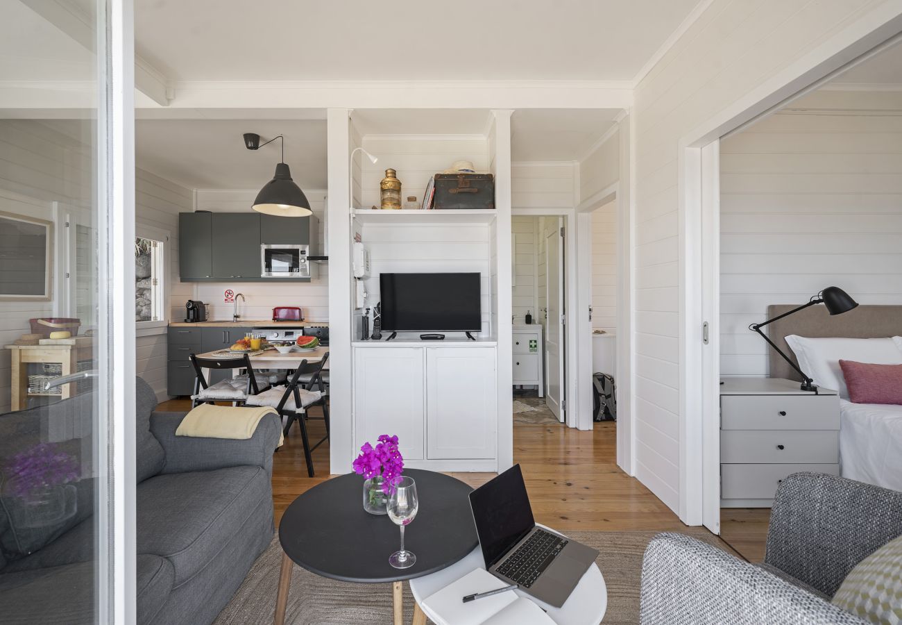 Cabin in São Jorge - The Driftwood Retreat