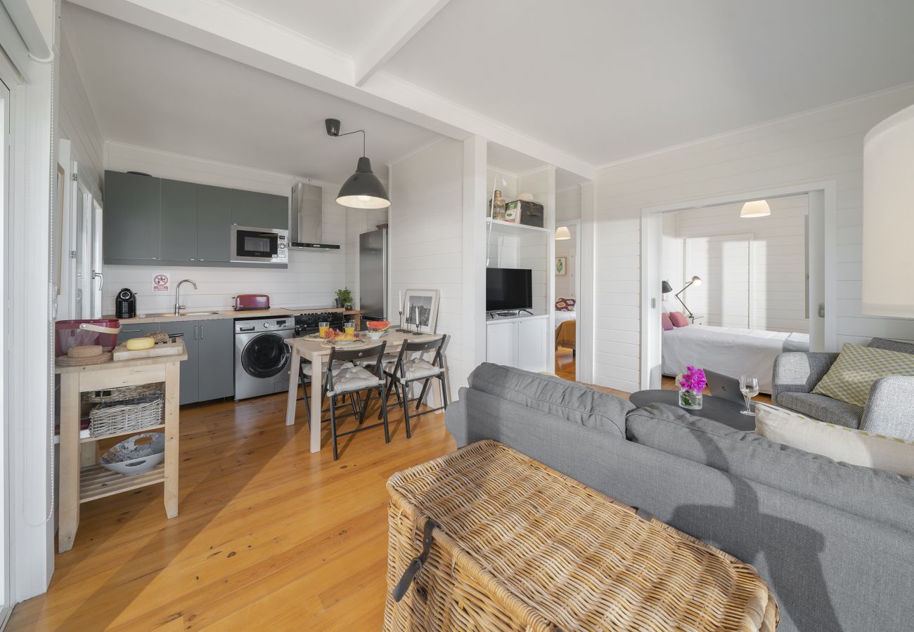 Cabin in São Jorge - The Driftwood Retreat