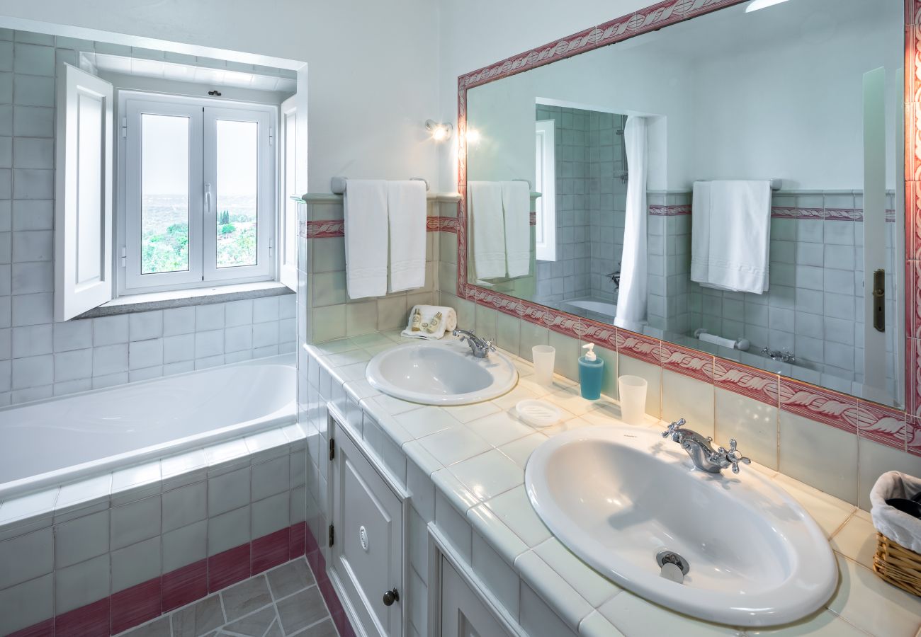 Villa in Boliqueime - Skyfield Retreat