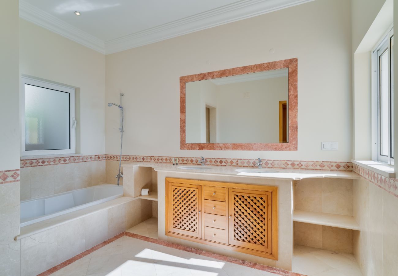 Villa in Funchal - Cedarhill House