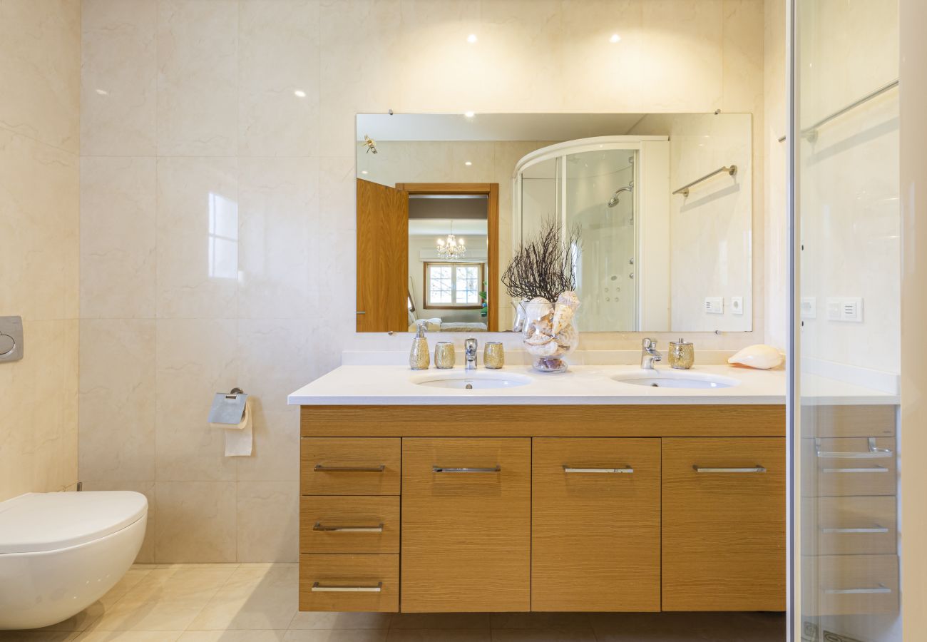 Villa in Sintra - Beloura Poolside Family Apartment