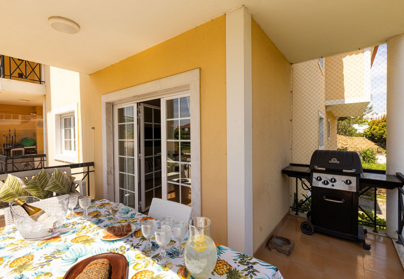 Villa in Sintra - Beloura Poolside Family Apartment