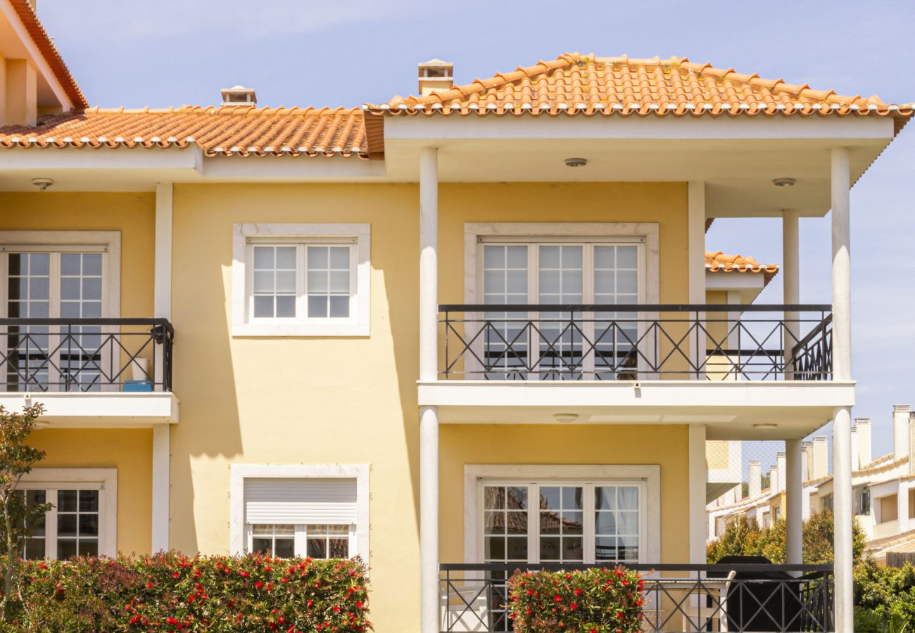 Villa in Sintra - Beloura Poolside Family Apartment