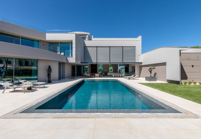 Villa in Almancil - Contemporary Skyline Villa