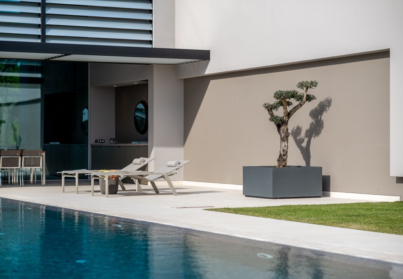 Villa in Almancil - Contemporary Skyline Villa